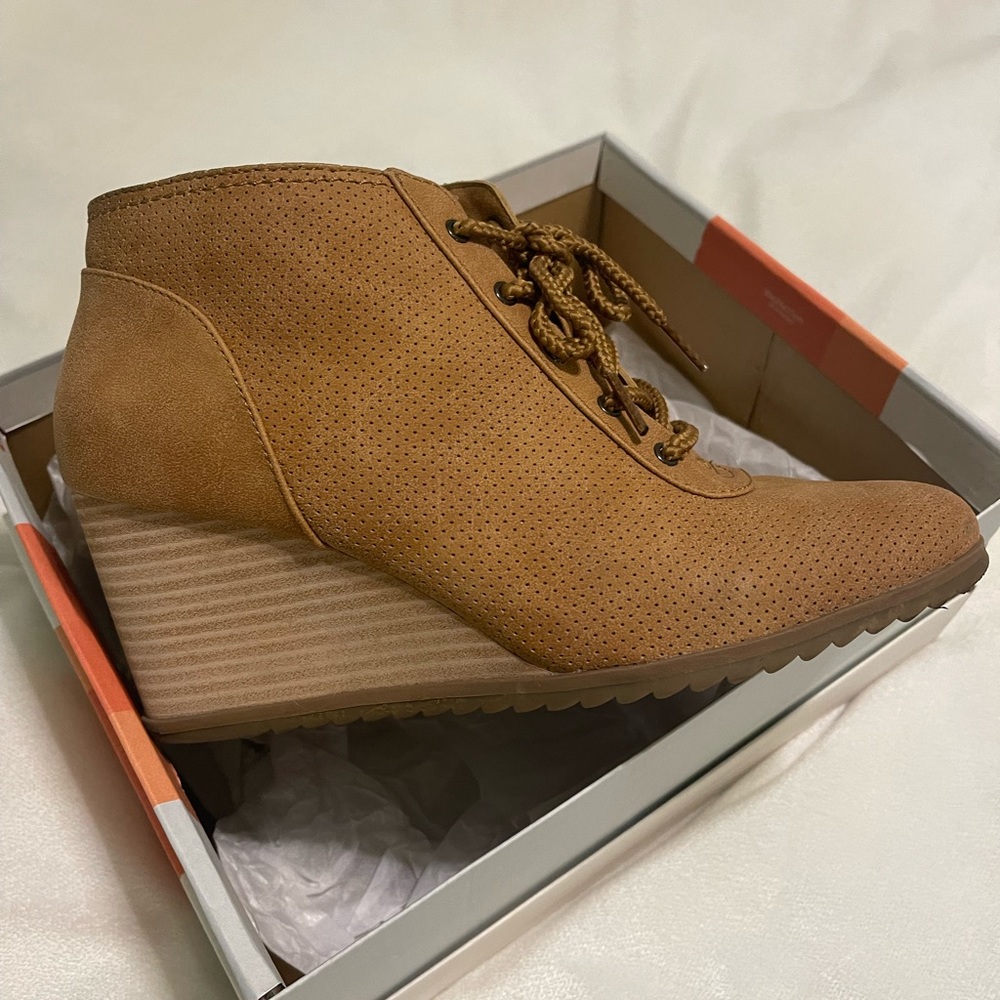 Soul Naturalizer suede camel wedge bootie side zipper